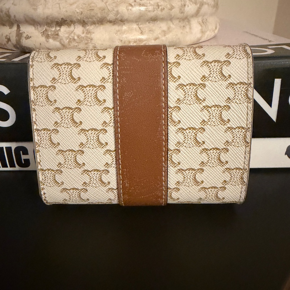 Celine Triomphe Compact Wallet - Picture 2 of 12